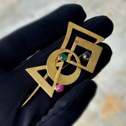 Vintage Jewelry 14k yellow gold Geometric Jade sapphire ruby brooch pin
