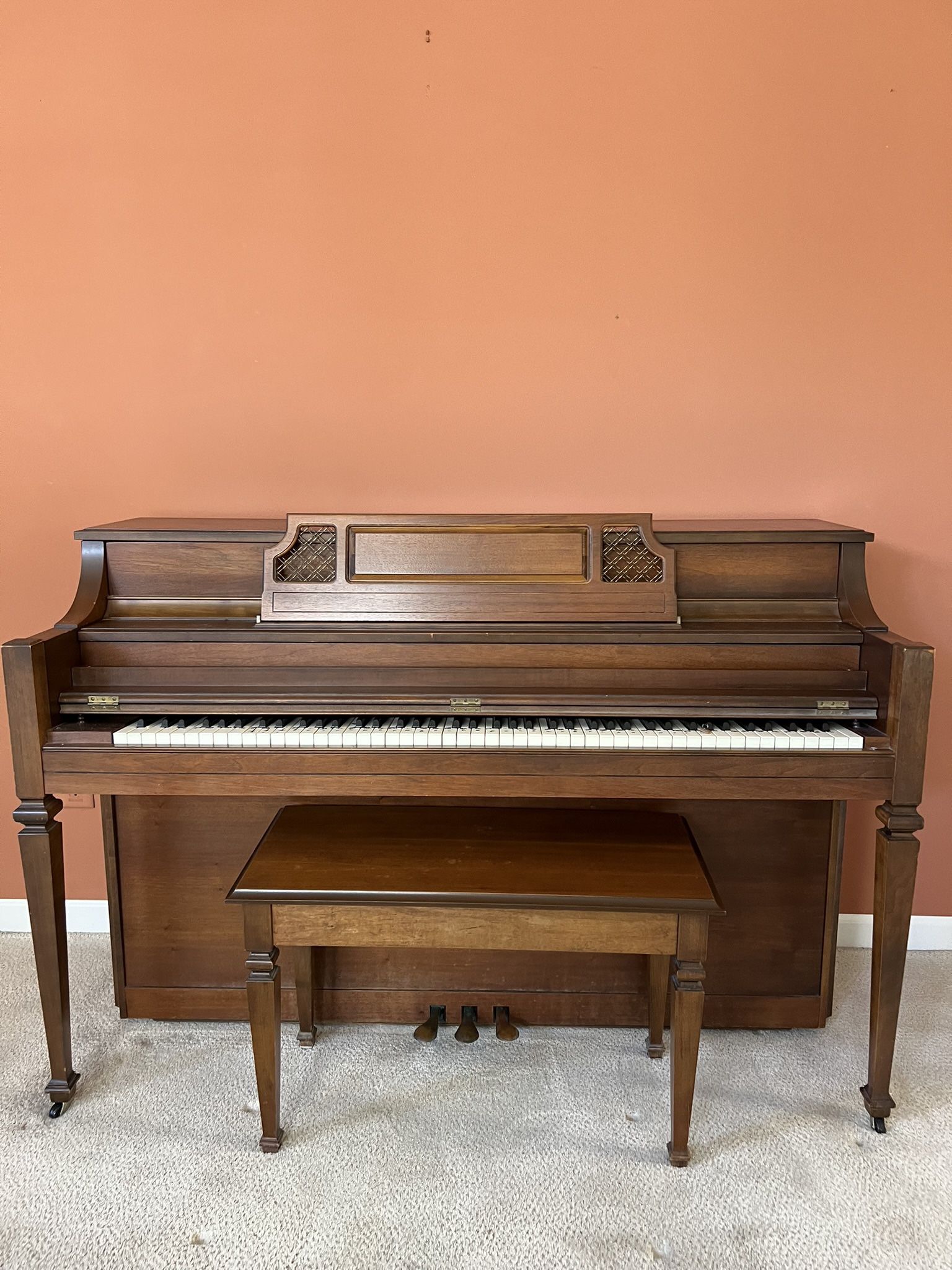 C5 Walnut Piano