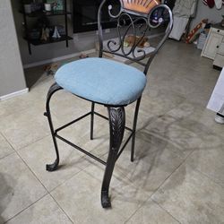 3 Bar Stools
