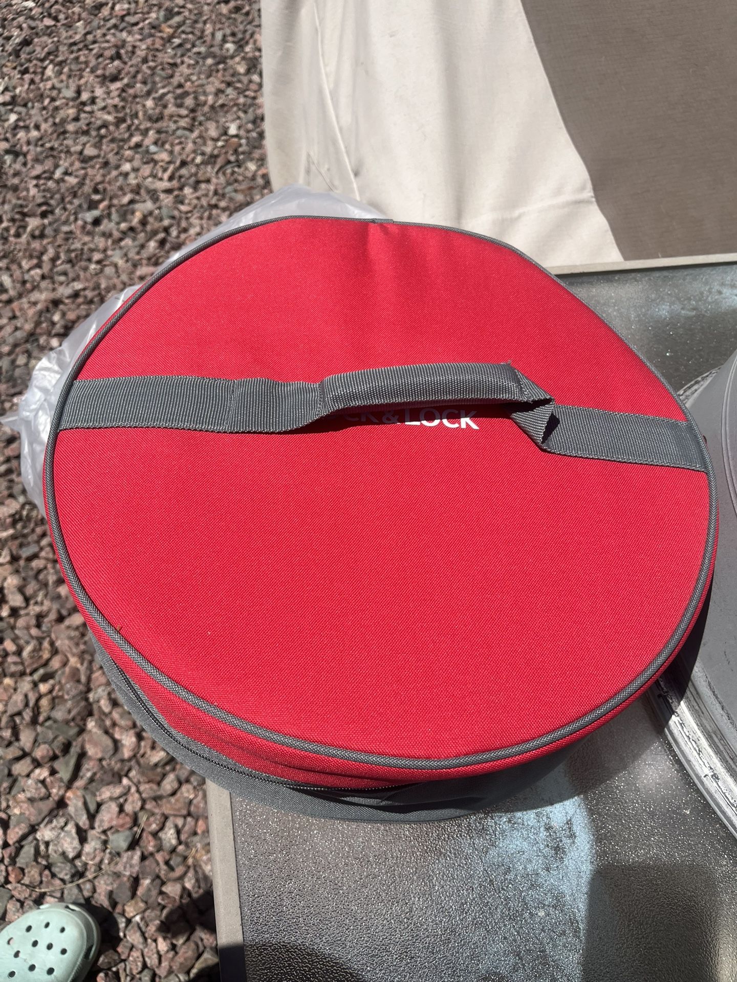 Lock and Lock carrier