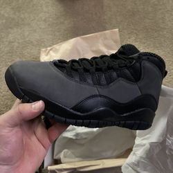 Men Jordan Retro 10 Size 11 Shadows 