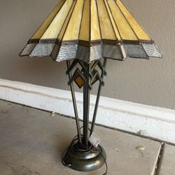 Stained Glass Tiffany Style Lamp