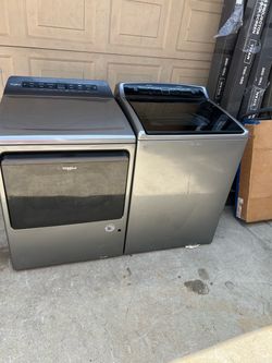 Whirlpool Washer and Dryer Set