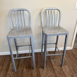 2 Metal Bar Stools