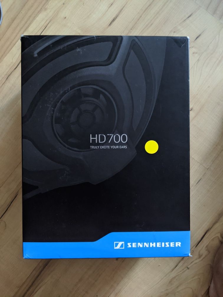 Used Sennheiser HD700 Dynamic Stereo Headphones