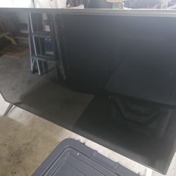 75" LG UHD 4K Smart TV