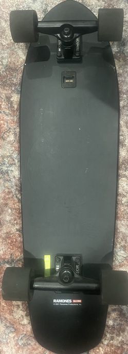 Rare Ramones globe skateboard