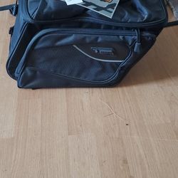 Motorcycle saddlebags 