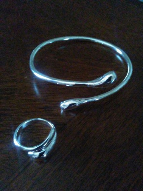 SILVER TEARDROP BRACELET AND RING