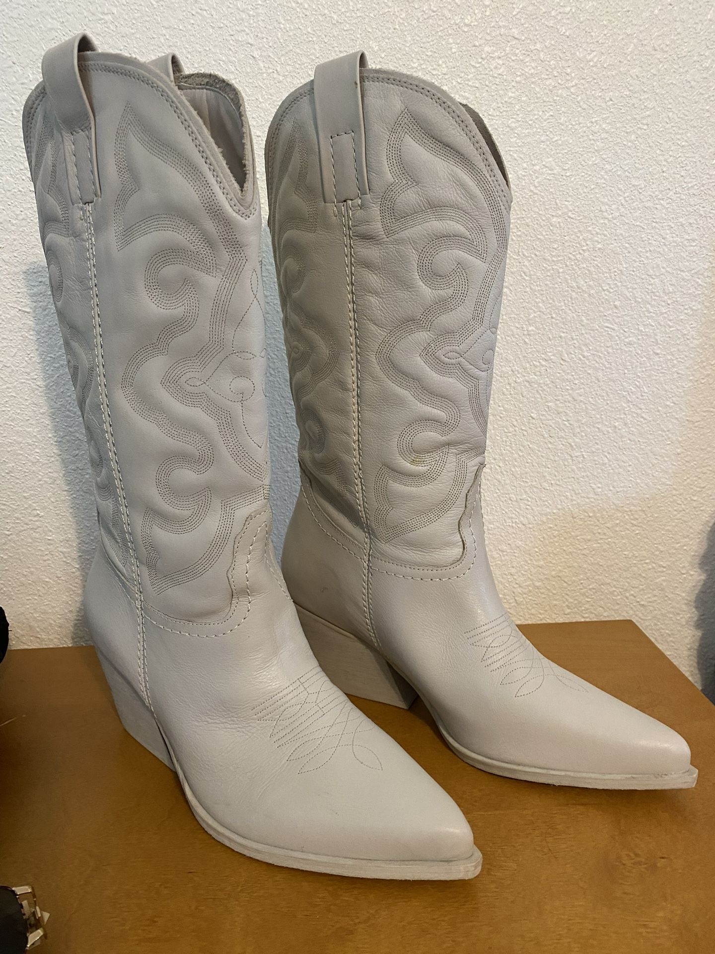 Steve Madden White Cowboy Boots Size 9