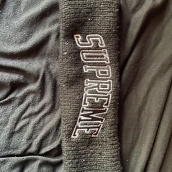 SUPREME New Era Sequin Arc Logo Headband 