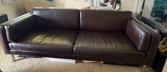 🚚 MOVING SALE – Modern Brown Faux Leather Loveseat Sofa – $120 🚚