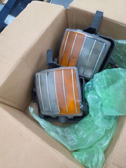2003 to 2007 Cadillac CTS front turn signal lights