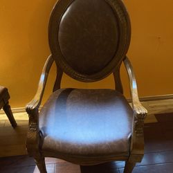 Royal Chairs , 4 Of Them 100$