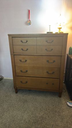 Moving Sale – 6 Drawer Dresser – $50
