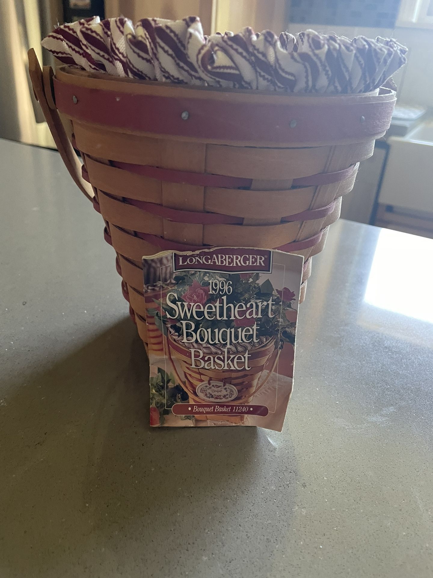 1996 Longaberger Sweetheart bouquet basket