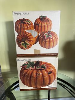 Soup Tureen w/ 4 Bowls