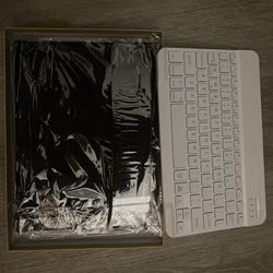 Ipad Case And Magnetic Keyboard
