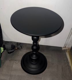 Metal Black Round Pedestal Side Table