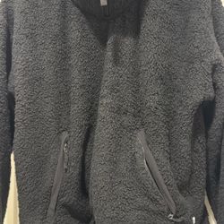 Women’s The North Face Furry Fleece Pullover ***Size Medium***