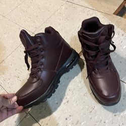 Mountain Gear Boots