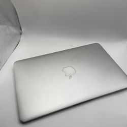 Apple MacBook Air 11” (Early 2015) – 8GB RAM – 128GB SSD – Factory Reset