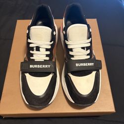 Burberry Regis Sneaker