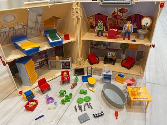 La Maison Portable PLAYMOBIL  Build and Grow Miniature Playhouse