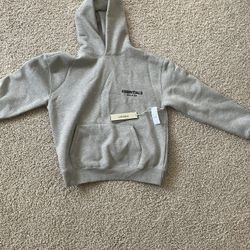 Brand New Dark Oatmeal Essentials I Messed Up The Zipper On The Bag Pick Up And Tracy Cash Or Apple Pay Dm For More Information🛍️