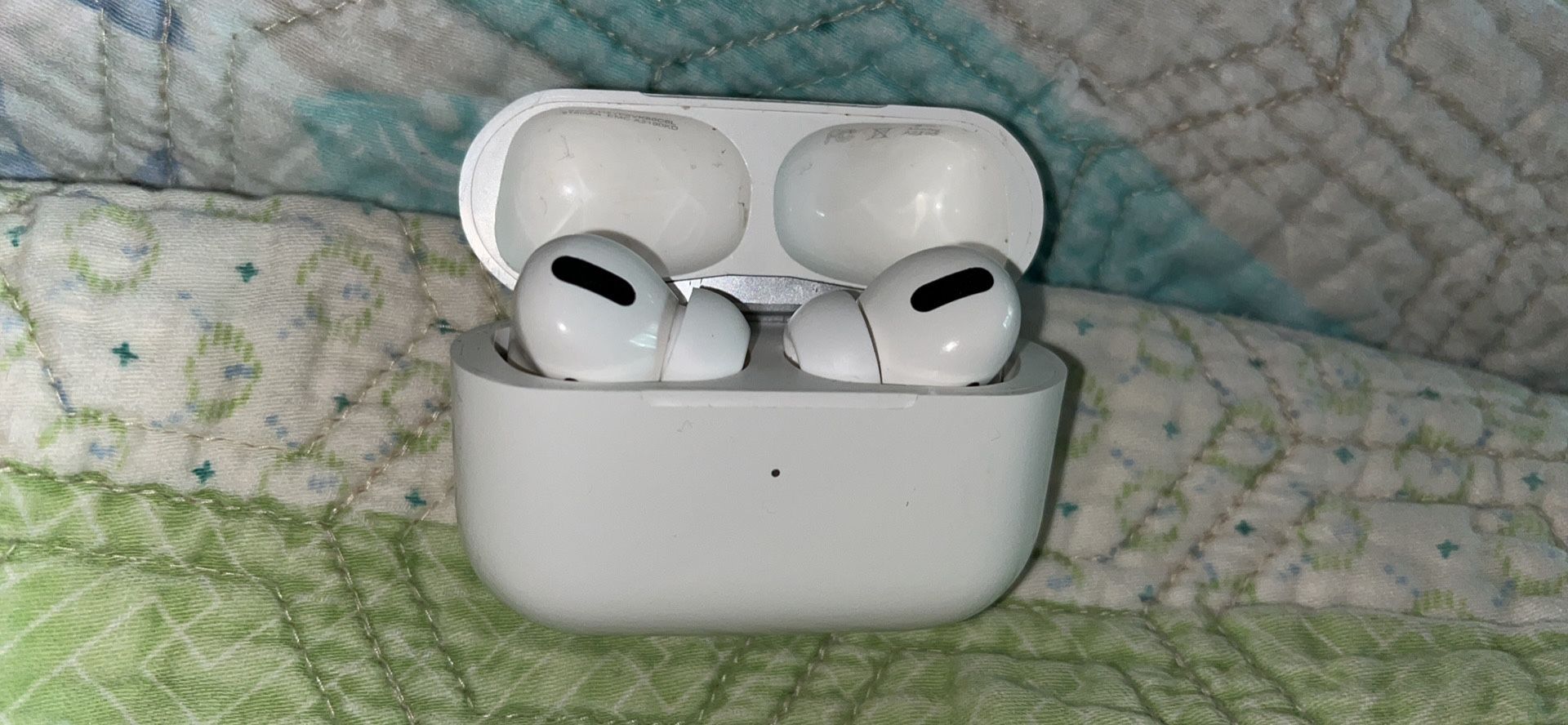 Apple Airpod Prod Noise Cancellation