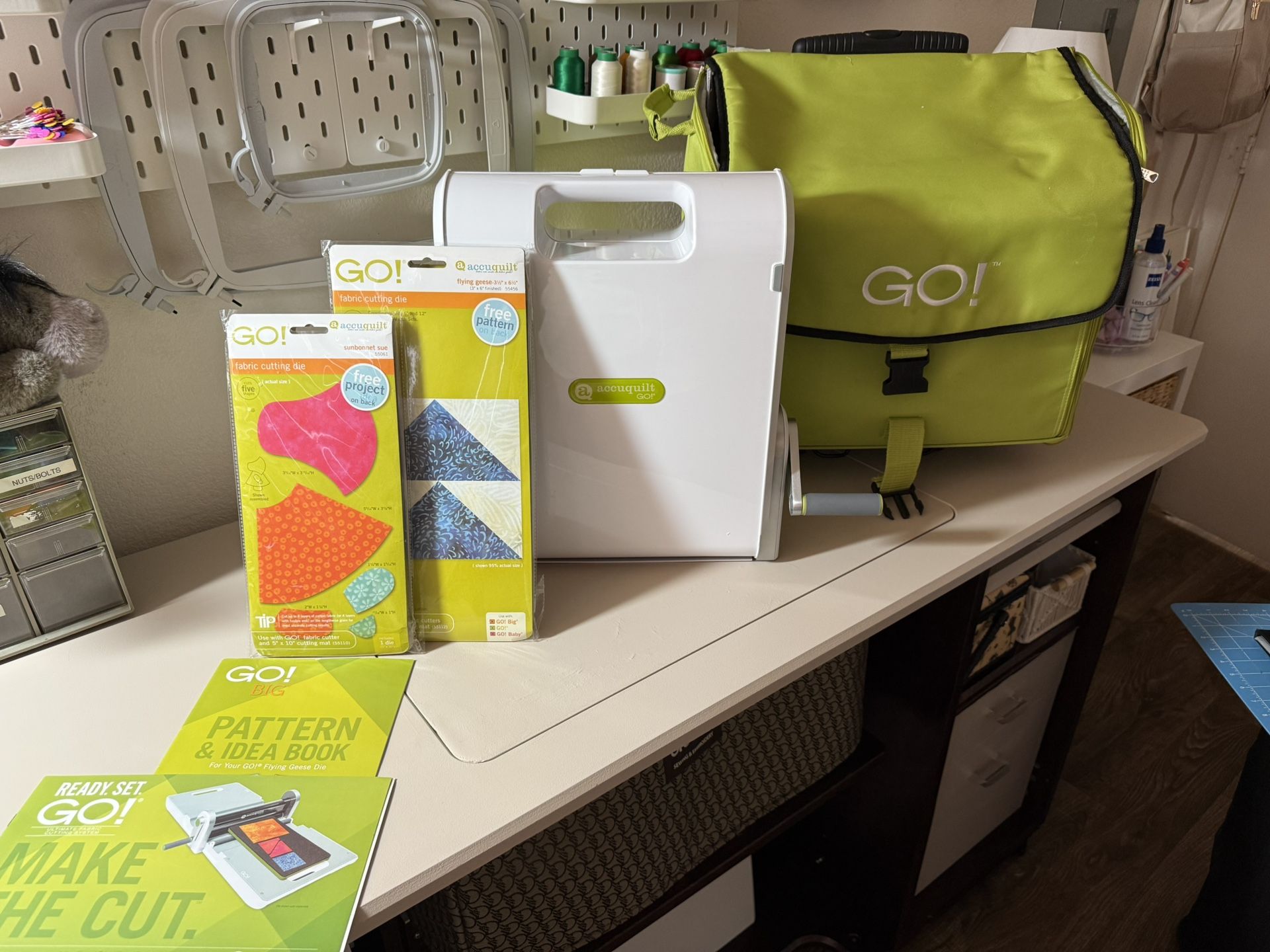 Accuquilt Go! Machine, Bag, & Dies
