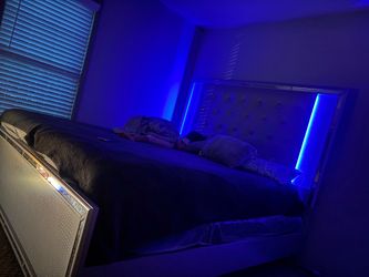 NEW KING SIZE LED BED