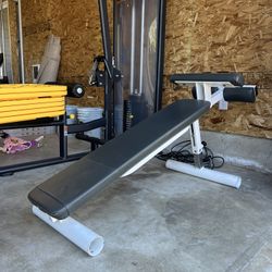 Adjustable decline bench