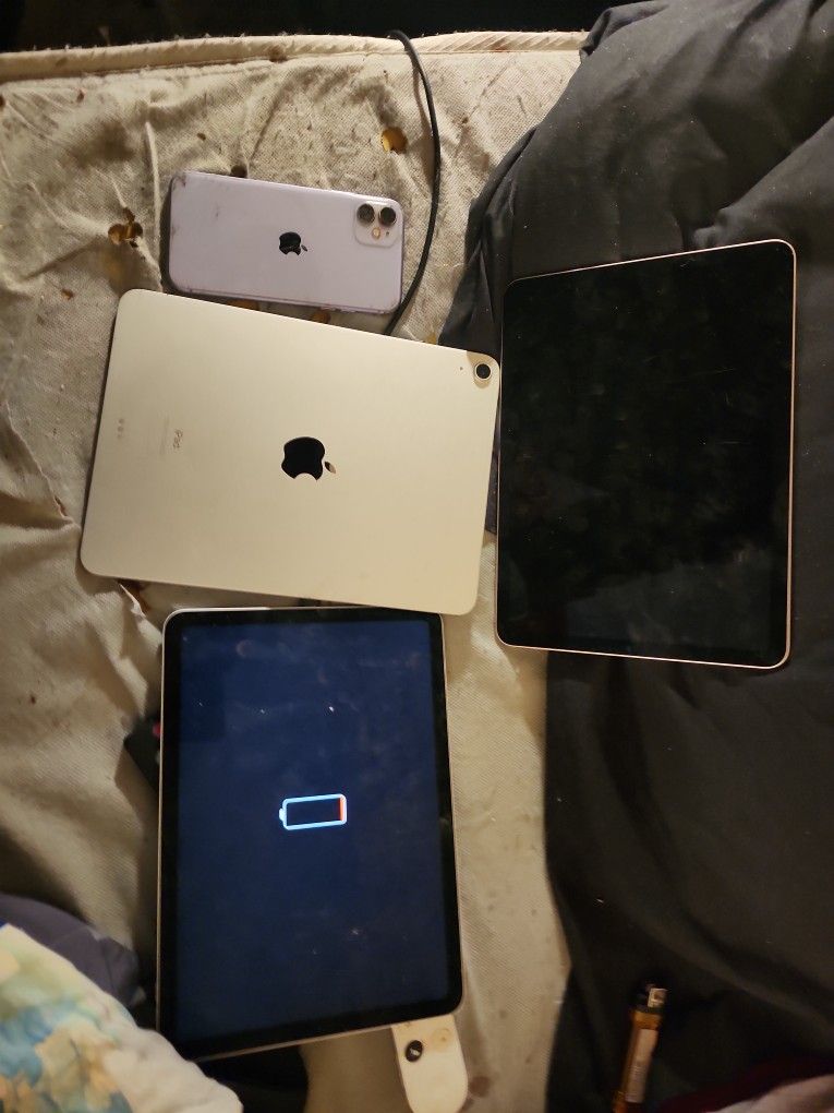 Ipad Air 4th Generation A2316 Unlocked Plus 2 Others Locked