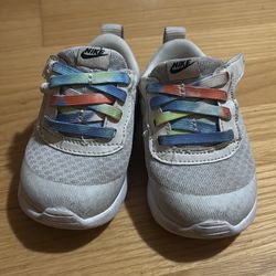 6C nike tennis shoes