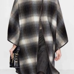 RARE Salvatore Ferragamo Poncho Cape Coat w/ Leather Trim sz 38, US S