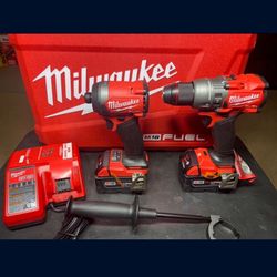 Milwaukee Impact Drill Set 
