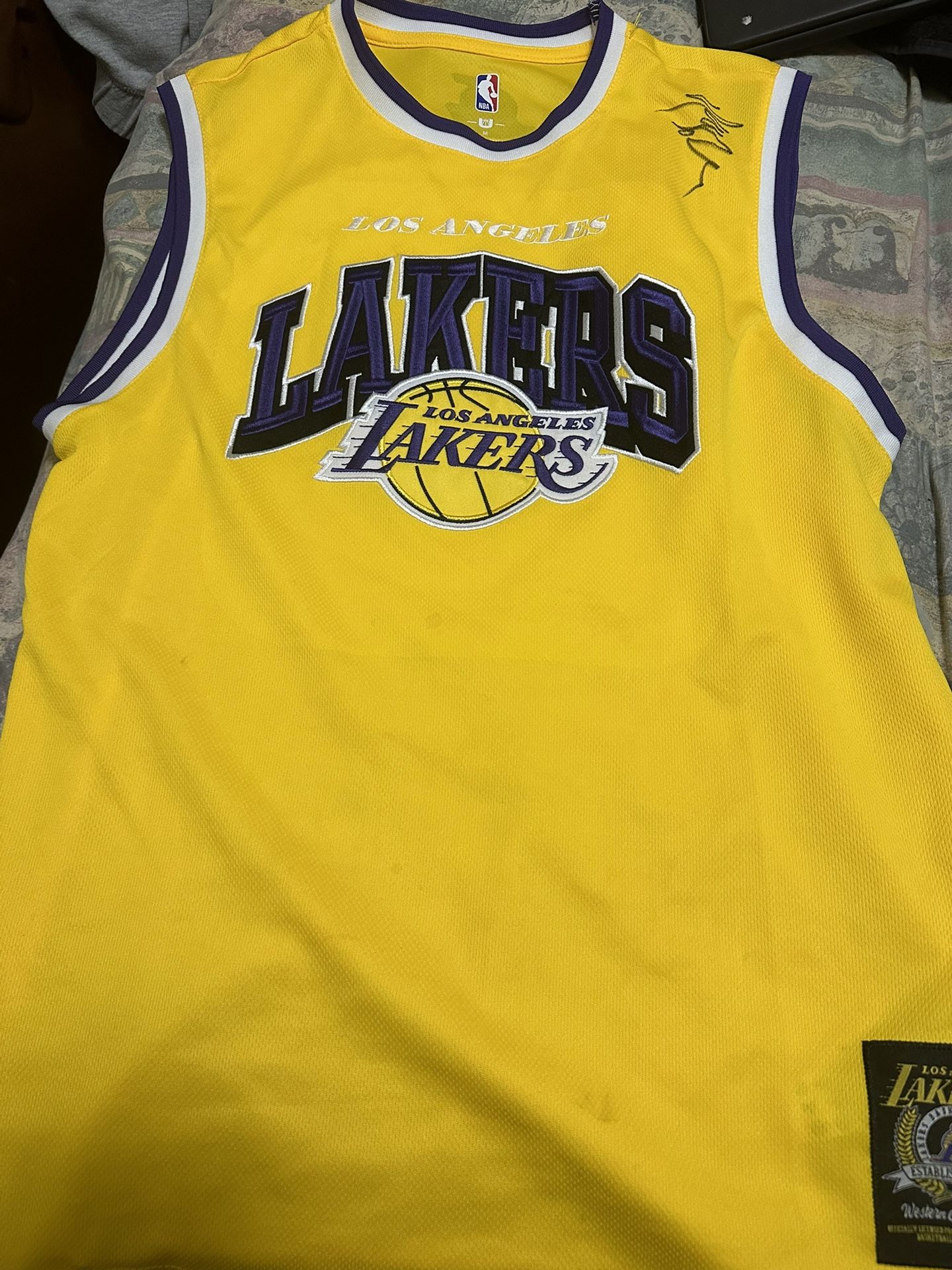 Lakers Jersey Signed By Nanpa Básico And Gera Mx