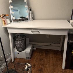 Desk/vanity Table