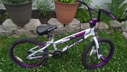 20 Girls BCA FS Pro Bike White Purple with Hand Brakes read the ad for Sale in Bristol PA OfferUp