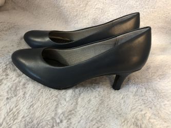 Pumps pointed closed toe slip