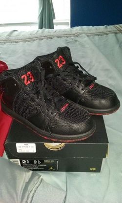 Jordan shoes 2.5Y