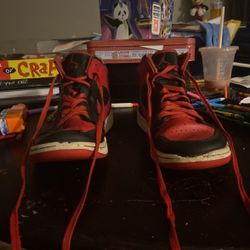 Air Jordan 1's size 9 (Okay Condition) 