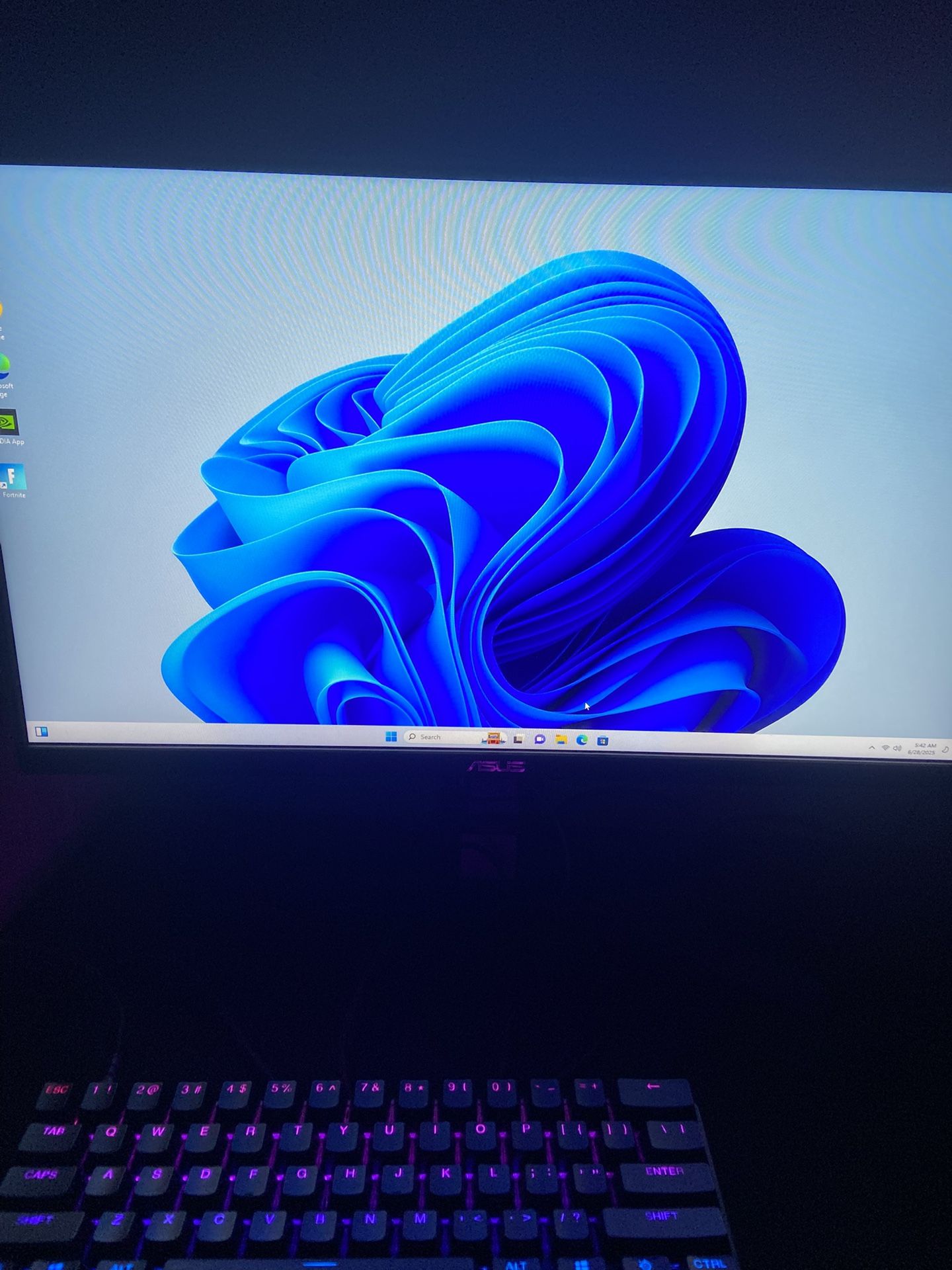 180 Hz AUSUS Monitor
