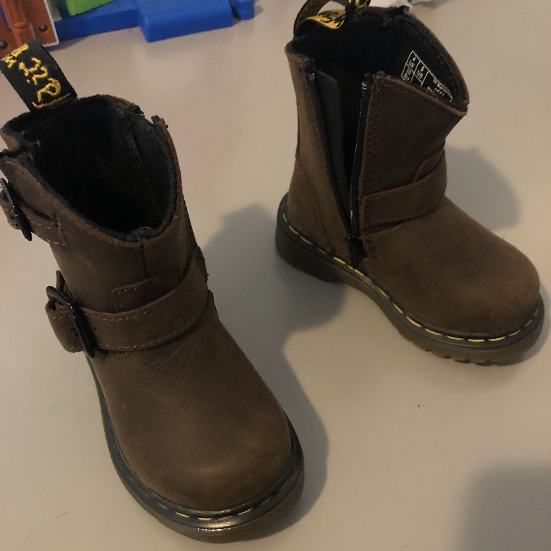 Toddler doc martens boots