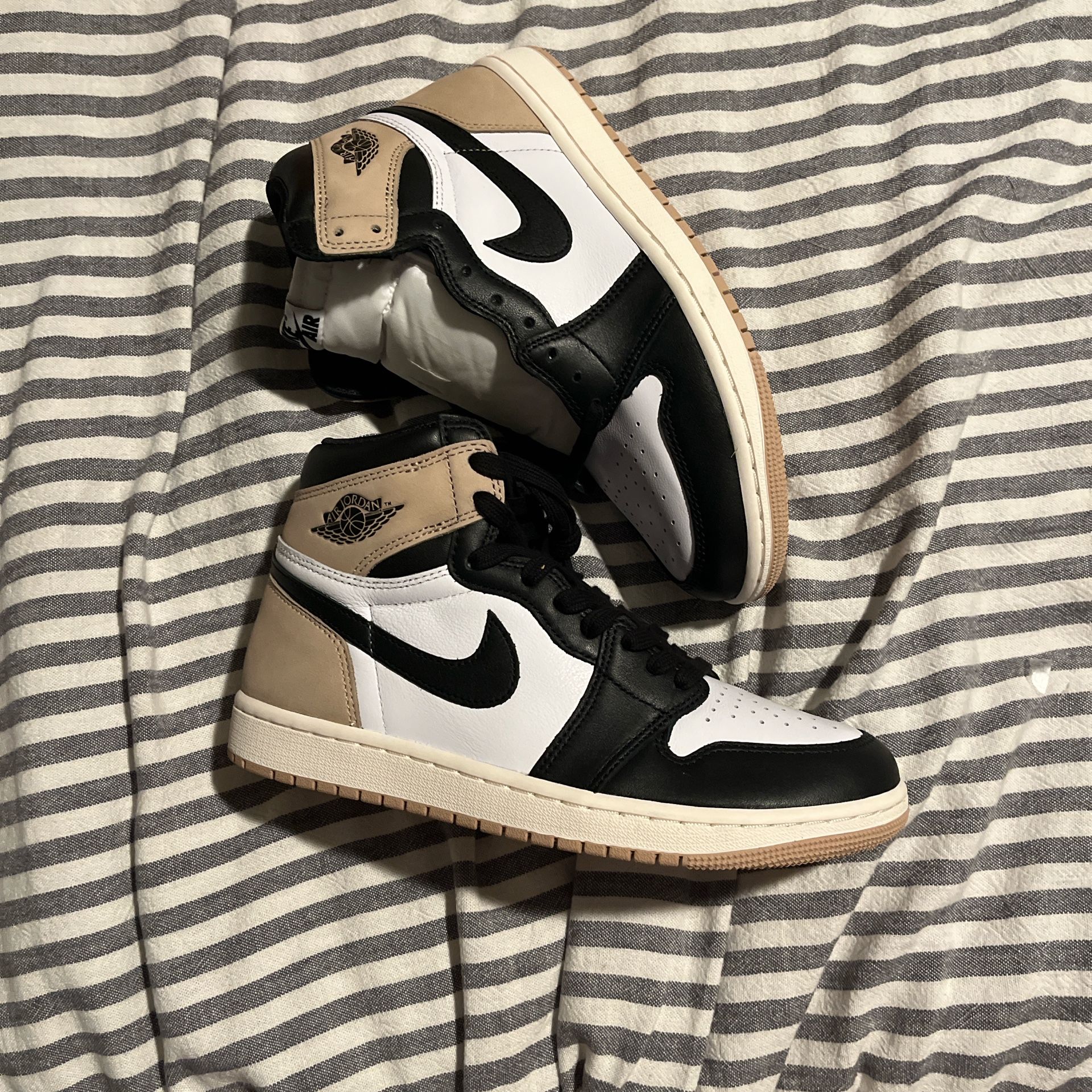Jordan 1 High OG “Latte”