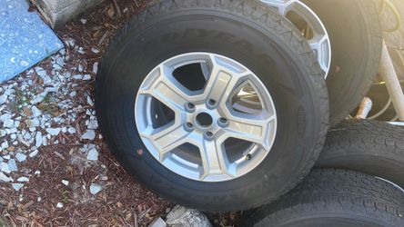 Tire Wrangler 245/75R 17