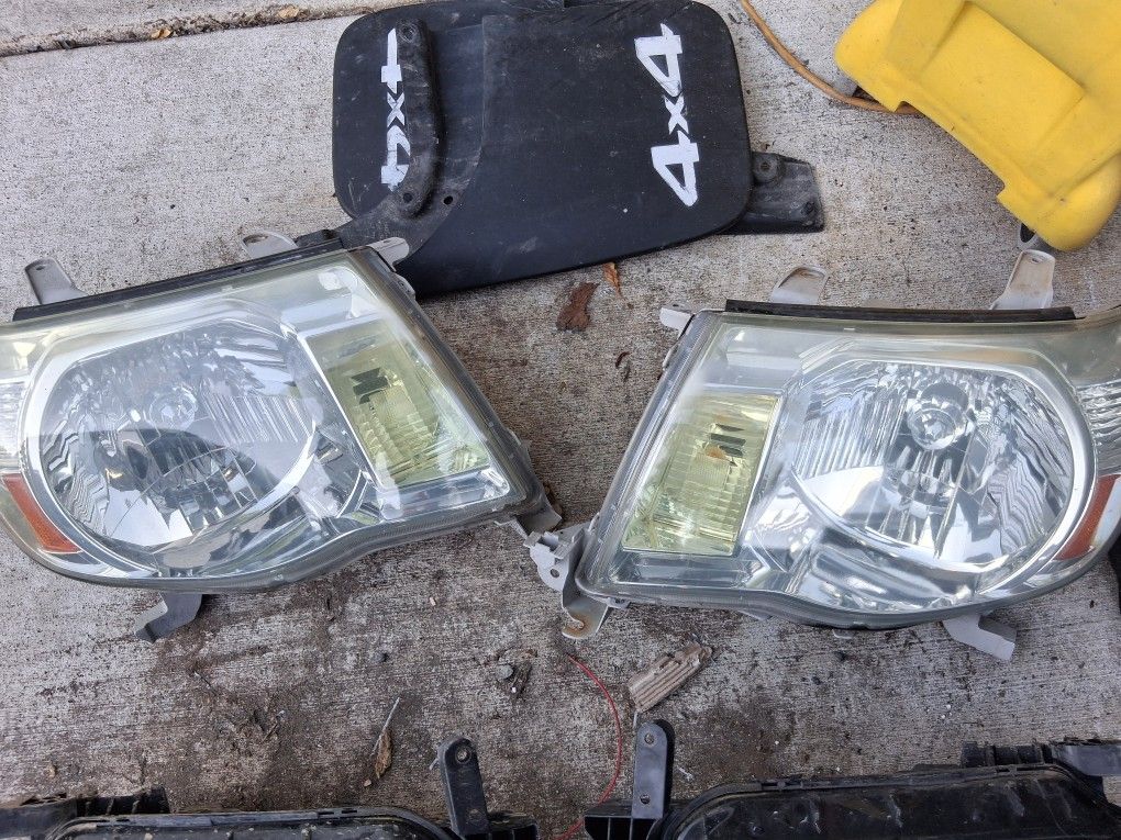 Toyota Tacoma Headlights And Tail Lights OEM Used