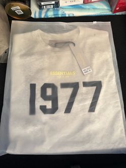 Essential shirts / 1977 Shirts