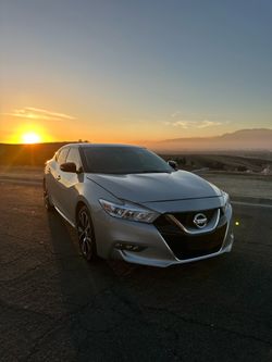 Nissan maxima 2018